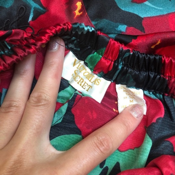 🆕vintage VICTORIAS SECRET red floral short pj set - Picture 7 of 7